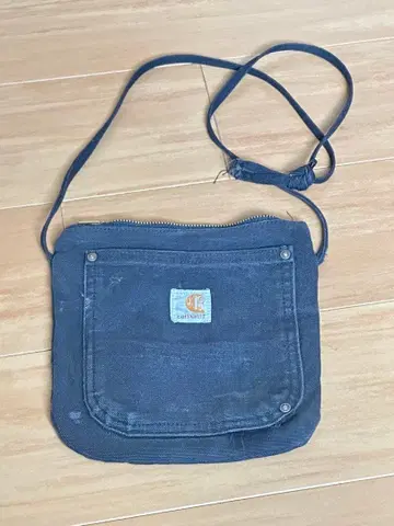 Carhartt 블랙 숄더백