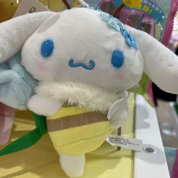 꽃을 아주 좋아하는 벌꿀 씨 시나몬 마스코트 홀더 산리오 시나모롤