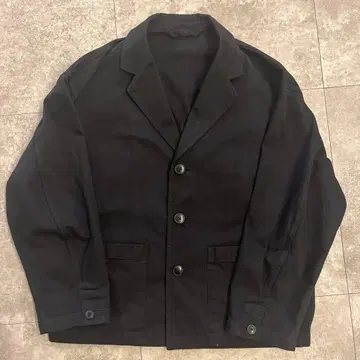 UNIQLO U 테일러드 박스 실루엣 짧은 기장 M 사이즈