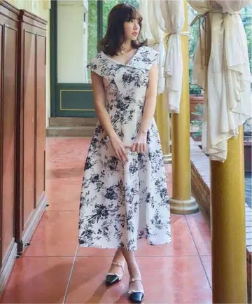 herlipto Secret Garden Midi Dress