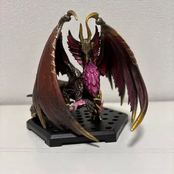 몬스터 헌터 멜 제나(혈기 활성 상태) 피규어