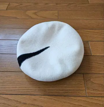 ca4la 카시라 베레모 화이트