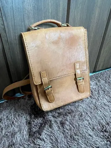 mezzo 메조 소가죽 박스 타입 백팩