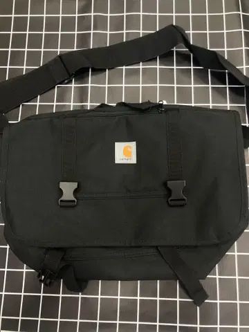 Carhartt 블랙 숄더백