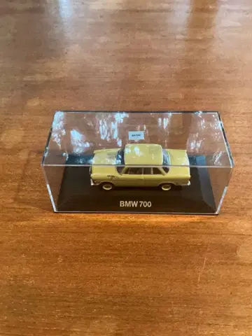 1/43 BMW 700 크림 화이트 1959-1965 새상품급