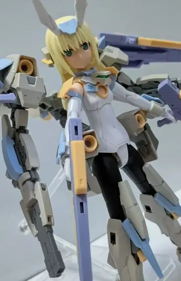 도색 완료 프레임 암즈 걸 바제랄드 코토부키야 프라모델
