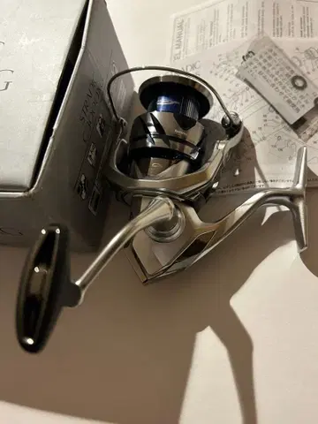 시마노 23 스트라딕 C3000XG 미사용