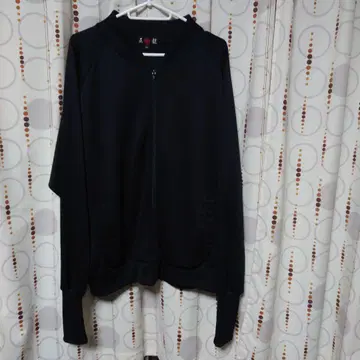 왕룡 봉탄 저지 상의 블랙 소매 리브 김