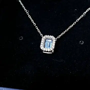 새상품급 박스 포함 스와로브스키 댄싱 스톤 목걸이 실버