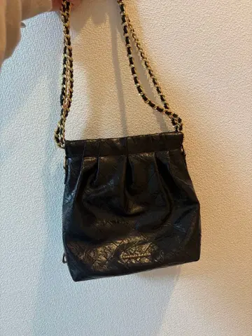 찰스앤키스 블랙 가죽 숄더백