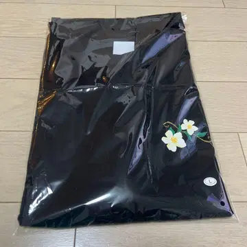 미세스 그린애플 하모니 블랙 반팔 티셔츠 L 사이즈