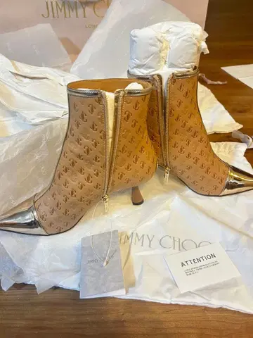 [ 새상품 SIZE37.5 정가139700 ] JIMMY CHOO 부츠