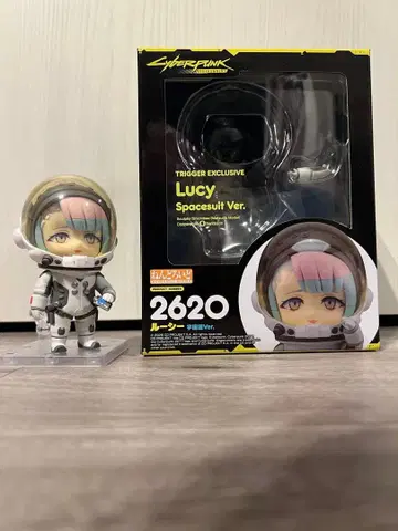 넨도로이드 2620 루시 (우주복 Ver.) TRIGGER 한정판