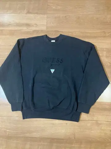 90s GUESS 맨투맨 트레이닝복 블랙 자수 빈티지