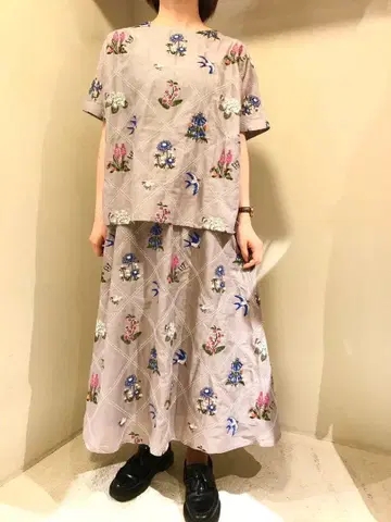 마블슈드 marble SUD 꽃과 꿀벌 스커트 자수