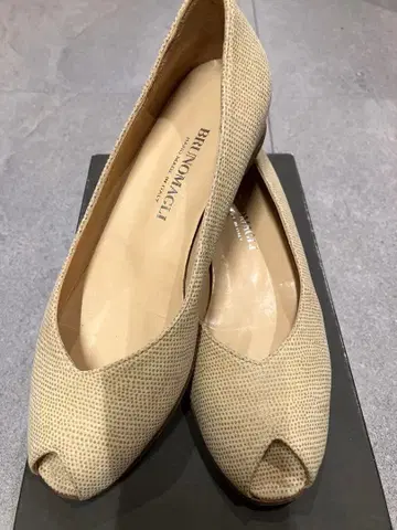 BRUNO MAGLI 베이지 오픈토 플랫슈즈