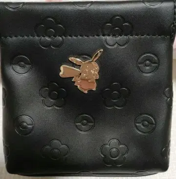 마리콴트 피카츄 메탈 엠보싱 스프링 입구 파우치 포켓몬