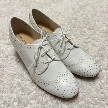 미사용 츠모리치사토 신발 윙팁 화이트 23.5 비즈니스 슈즈