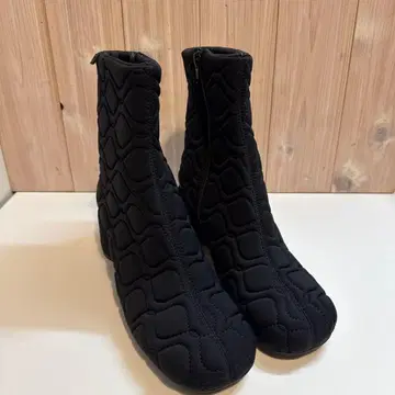 CAMPER 블랙 퀼팅 부츠 39 NIKI