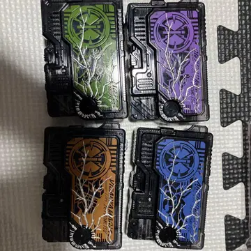 가면라이더 제로원 DX 제츠메라이즈 키 세트 2 (결품 있음)