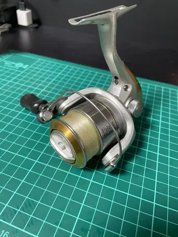 SHIMANO Accort 2000 스피닝 릴