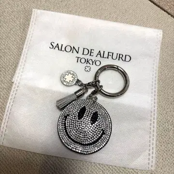 SALON DE ALFURD 스마일리 페이스 키링