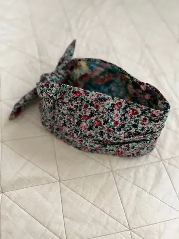 카시라 CA4LA 꽃무늬 헤어밴드