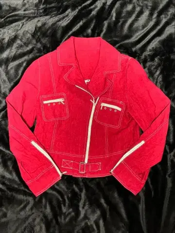 Y2K 크롭 자켓 레드 스티치 디자인 단장