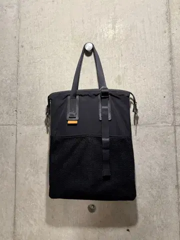 Hender Scheme / functional layered bag