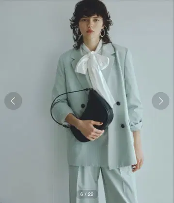 Mila Owen 비대칭 탑 핸들 백