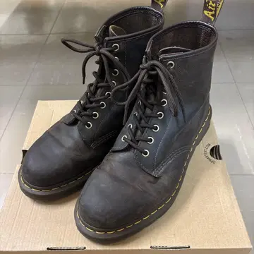 Dr. Martens 부츠