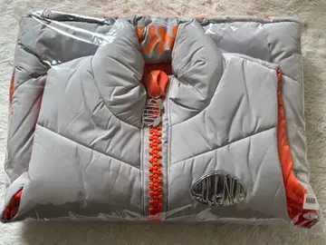 Vaundy 로고 다운 베스트 'SILENCE' L 사이즈