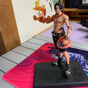 에이스 피규어 불꽃 포즈