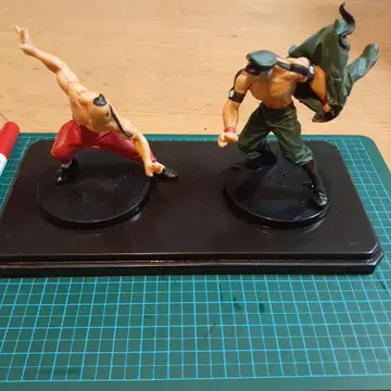 근육맨 피규어 2개