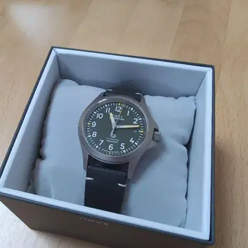 TIMEX 익스페디션 노스 그린 다이얼 티타늄