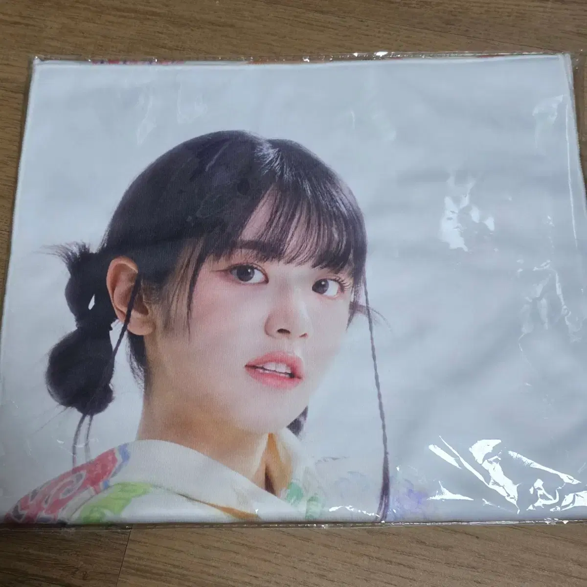 QWER Concert Pick Set on Bunjang Global Site.