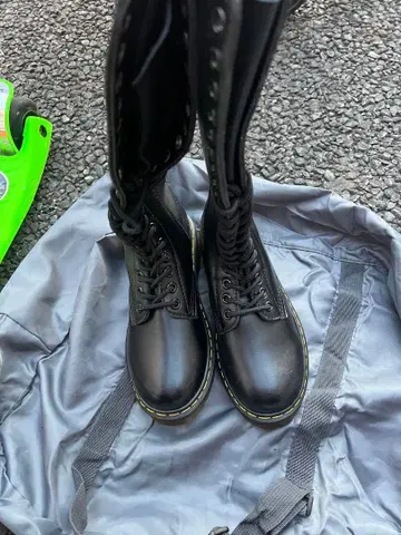 레어 새상품급 [ 약 23cm ] Dr.Martens 20홀 미사용