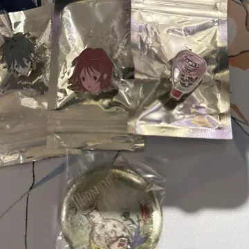 계속 한밤중이면 좋을 텐데 코즈단 가챠 핀 배지 세제