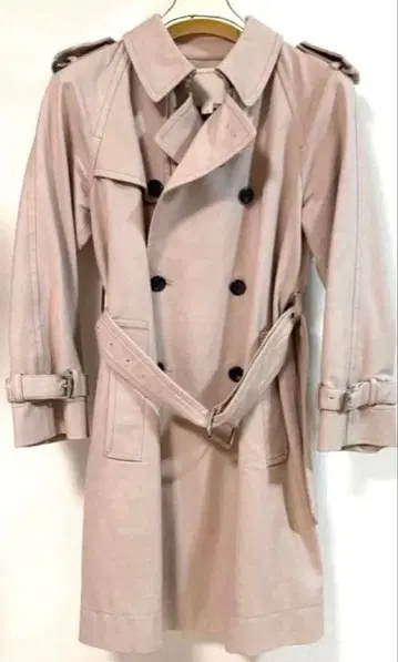 신주쿠 이세탄 한정 마크제이콥스 스테디셀러 트렌치코트