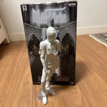 죠죠의 기묘한 모험 브루노 부챠라티 피규어 석고 컬러 ver.