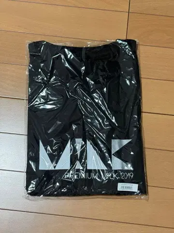 PREMIUM M!LK 티셔츠 2019