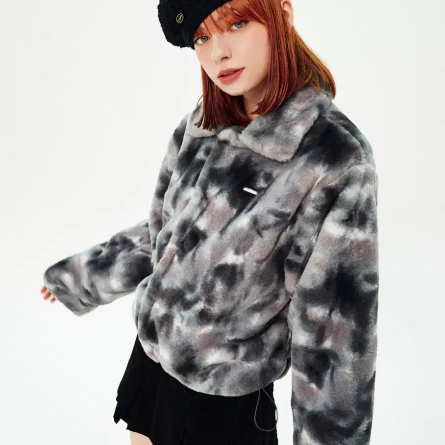 Fancy Club Fur Hooded Zip-up on Bunjang Global Site.