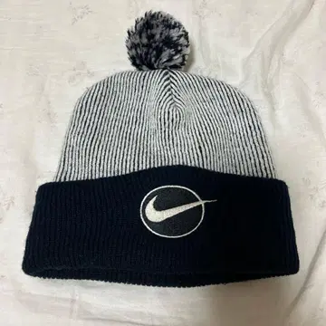90s 나이키 폼폼 니트 모자 블랙 화이트