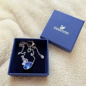 [박스 포함 거의 미사용] 스와로브스키 블루 목걸이 실버