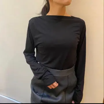 RIM.ARK 림아크 비대칭 개더 컷 탑스