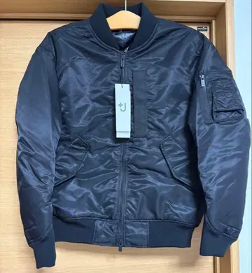 유니클로 +J 하이브리드 다운 오버 사이즈 MA-1