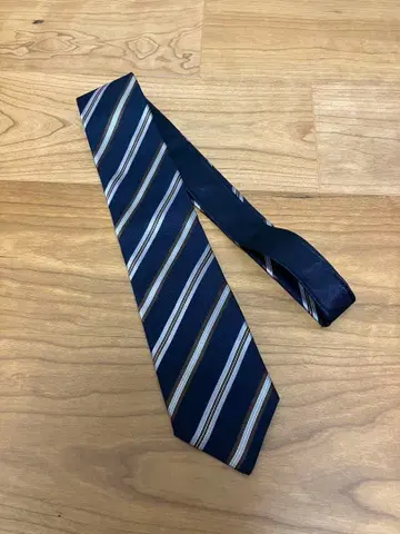 DAKS 넥타이 보더 네이비