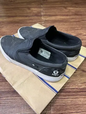Aape DC 블랙 슬립온