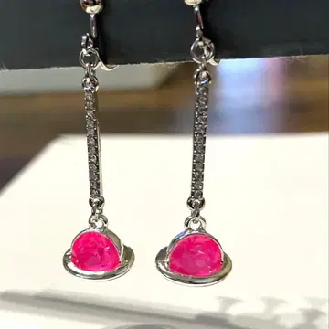 일렉트릭 핑크 토성과 반짝이 스틱과 스와로브스키 비즈 귀찌