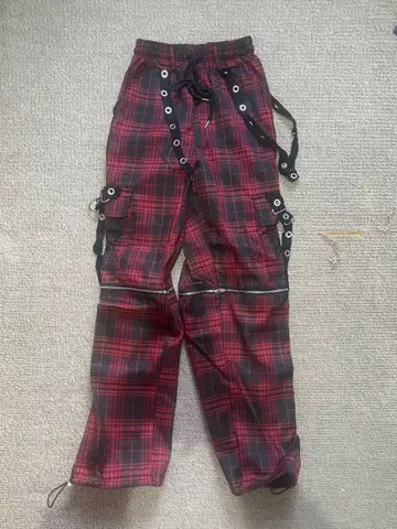 볼칸 빨간색 체크 바지